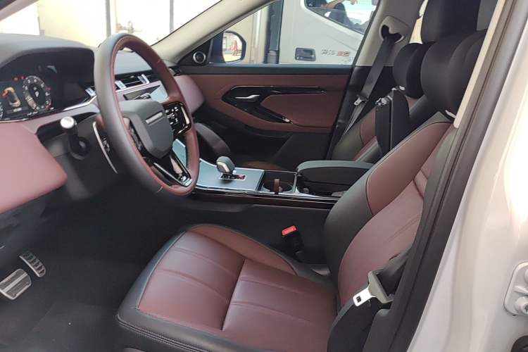 Used Land Rover Range Rover Evoque 2024 Aurora L 249 PS Prestige Light-Chasing Edition