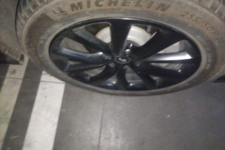 Used Li Auto ONE 2021 Extended-Range 6-Seater Version Right Front Wheel Hub