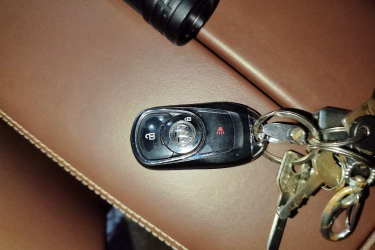 Used Buick Envision 2015 20T Two-Wheel-Drive Elite Model
