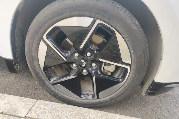 Used Wuling Xingguang 2024 Co-Creation Edition 510 Advanced Model
