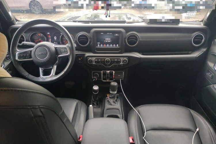 Used Jeep Wrangler 2019 2.0T Sahara Four-Door Version China VI Emission Standard