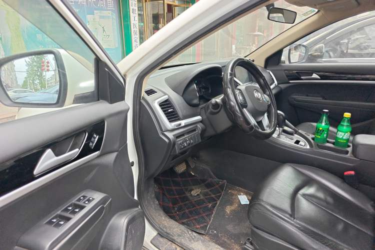 Used Dongfeng Aeolus AX7 2015 2.3L Automatic ZhiZun Version
