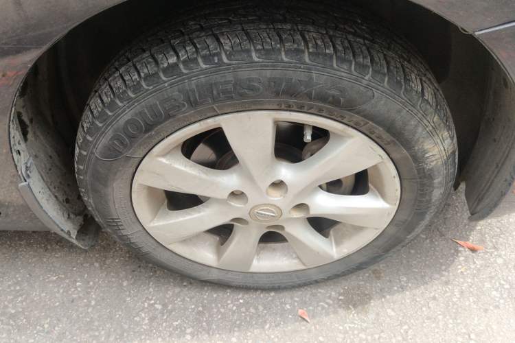 Used Nissan Tiida 2011 1.6L CVT Smart Version Right Front Wheel Hub