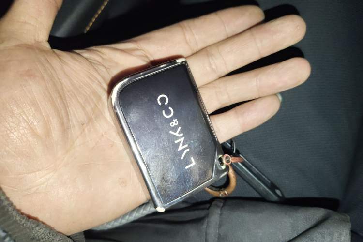 Used Lynk & Co 06 EM-P 2022 PHEV 84 km Range Pro Version Vehicle Key