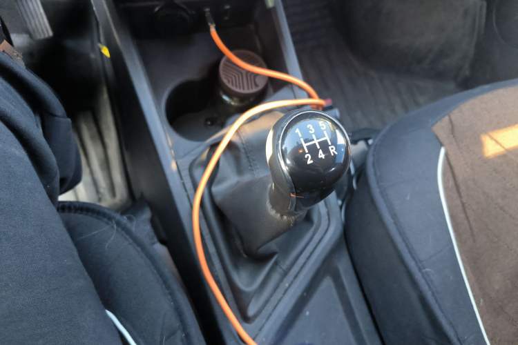 Used Chana Ruixing M60 2025 Model, 1.6L CNG, 120L Gas Cylinder, Comfortable 6-Seater Passenger Van