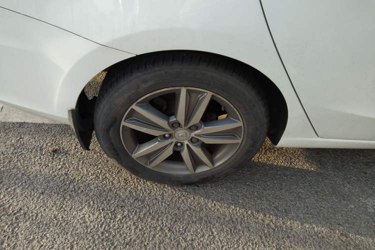 Used CHANGAN Eado 2015 1.6L Manual Luxury Model China V Standard Exterior 5