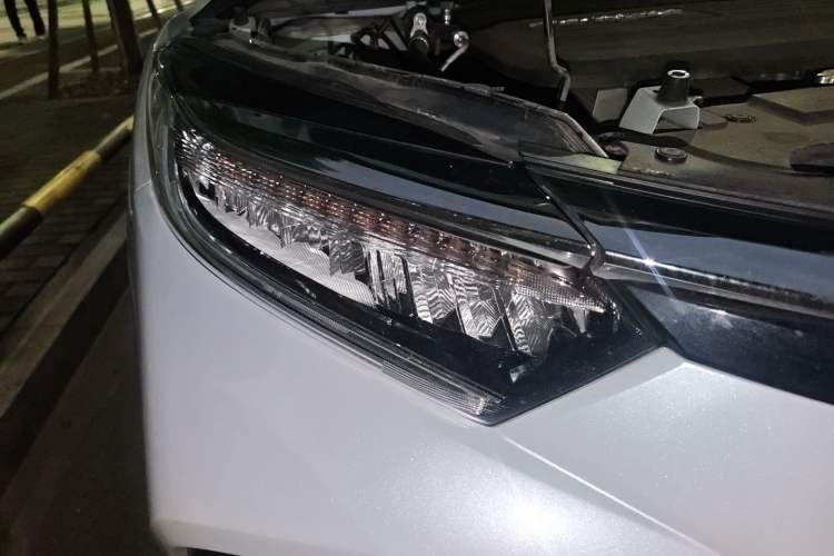 Used Everus VE-1 2022 TA Leading Edition
