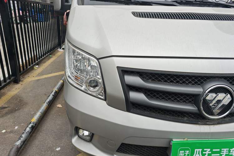 Used Foton Toano 2023 2.8T Manual Jixiang Van Extended Wheelbase Mid-Height Roof Rear Dual Tires 3-Seater