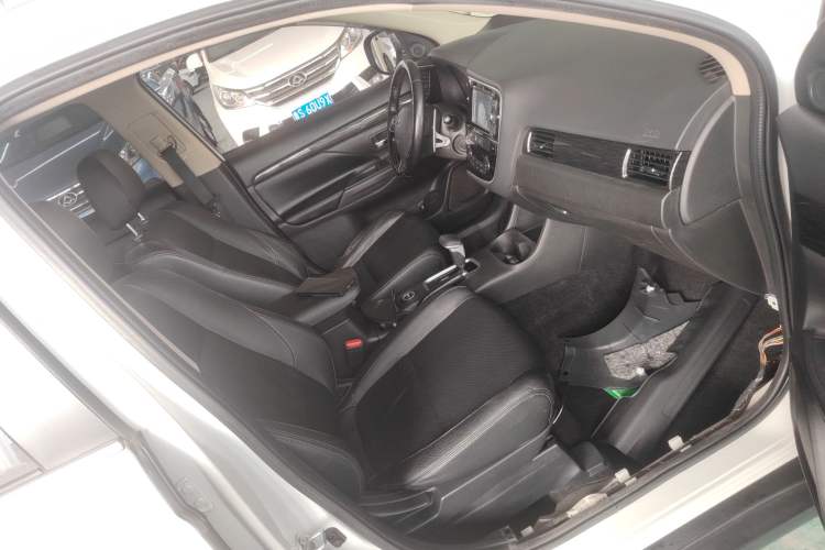 Used Mitsubishi Outlander 2016 2.4L 4x4 Elite Edition 5 Seats
