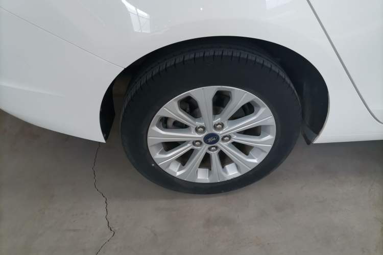 Used Ford Escort 2017 Happy Edition 1.5L Manual Fashion Model