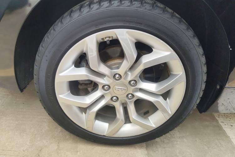 Used Geely Auto Emgrand GT 2015 1.8T Flagship Model