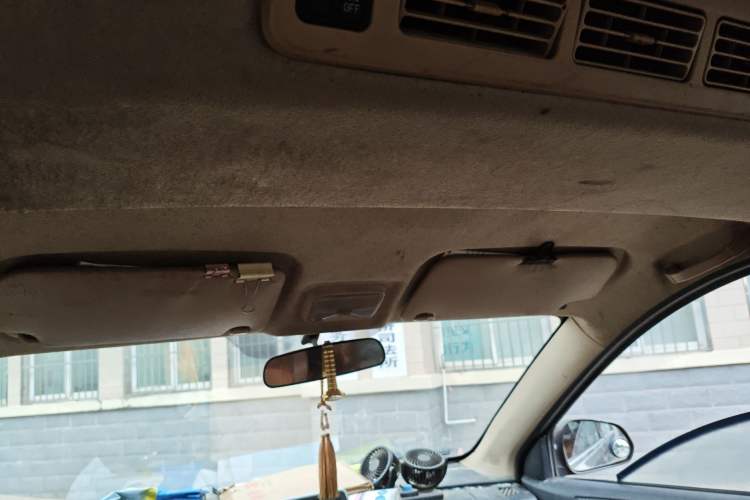 Used Dongfeng Fengon 330 2019 1.5L 330S Manual Luxury Van China VI Standard Headliner