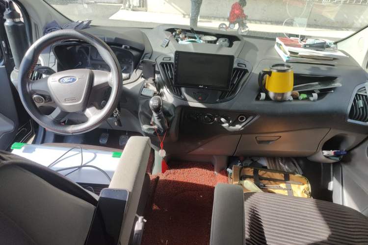 Used Ford Transit 2017 2.0T Gasoline Multi-Purpose Commercial Vehicle Mid-Drive Mid-Roof China V Standard
