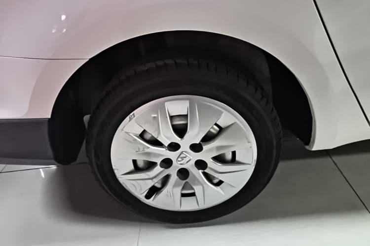 Used Baojun 730 2016 Revised 1.5L Manual Standard Version 7 Seats China V Emission Standard