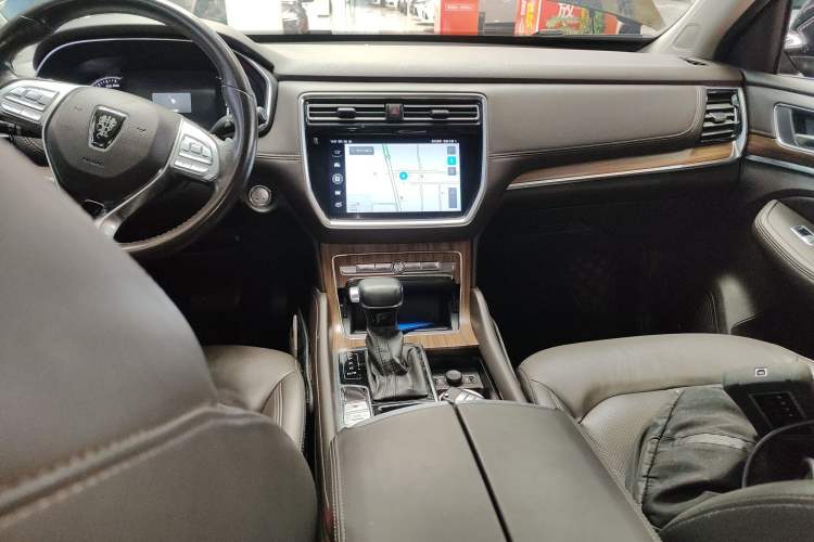 Used Roewe RX8 2019 30T Smart Connectivity Two-Wheel Drive Supreme Flagship Edition
