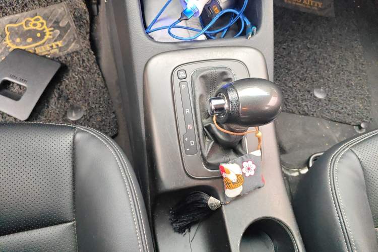 Used Kia K3 2013 1.6L Automatic GL Gear Lever