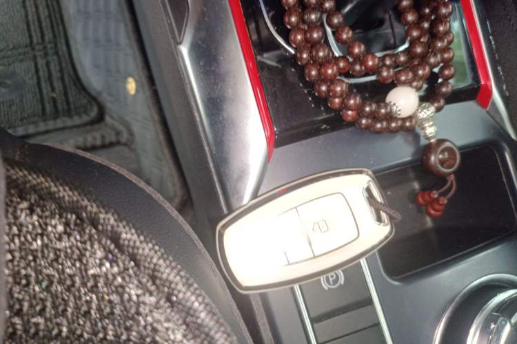 Used Haval H2 2018 Chuanxiang Edition Blue Badge 1.5T Dual-Clutch Two-Wheel Drive Fashionable Model