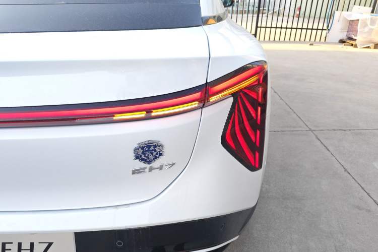 Used Hongqi EH7 2025 600 Smart Selection Edition
