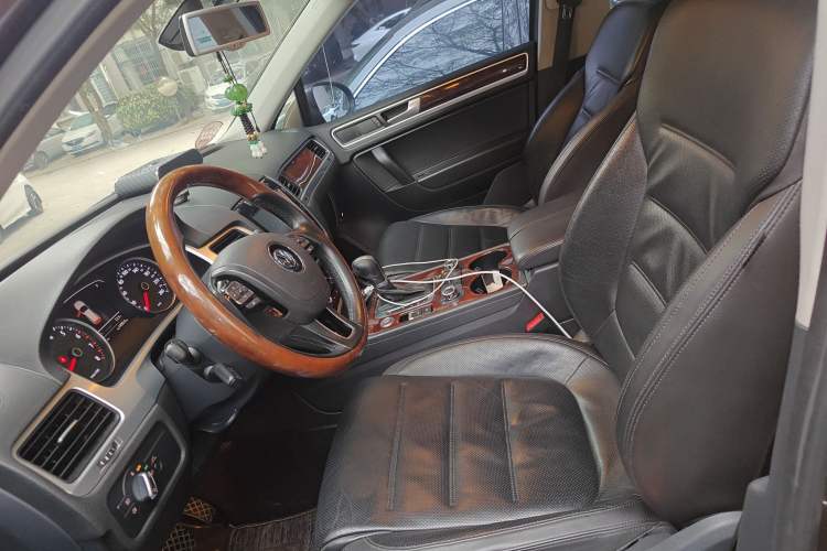 Used Volkswagen Touareg 2015 3.0 TSI Comfort Model Left Front Seat