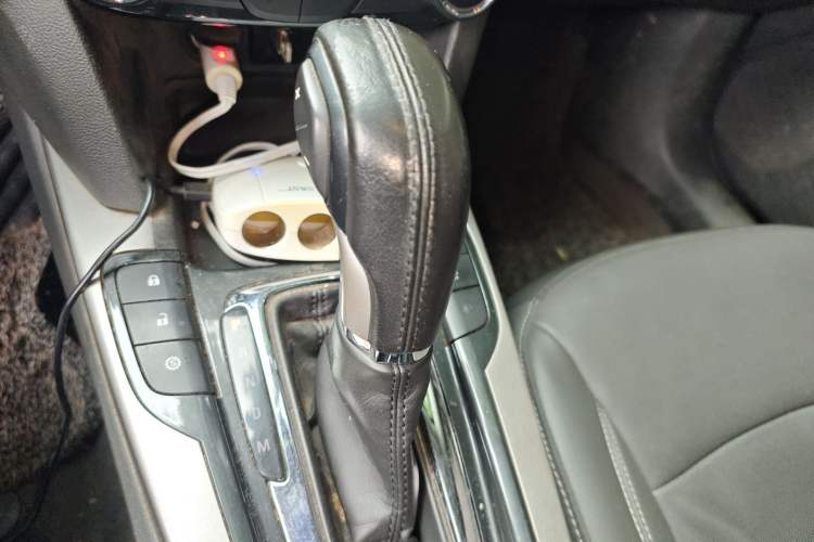 Used Chevrolet Malibu 2017 1.5T Automatic Luxury Edition Gear Lever