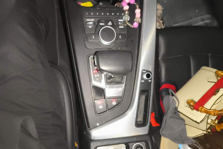 Used Audi A5 2017 Sportback 40 TFSI Fashion Model Gear Lever