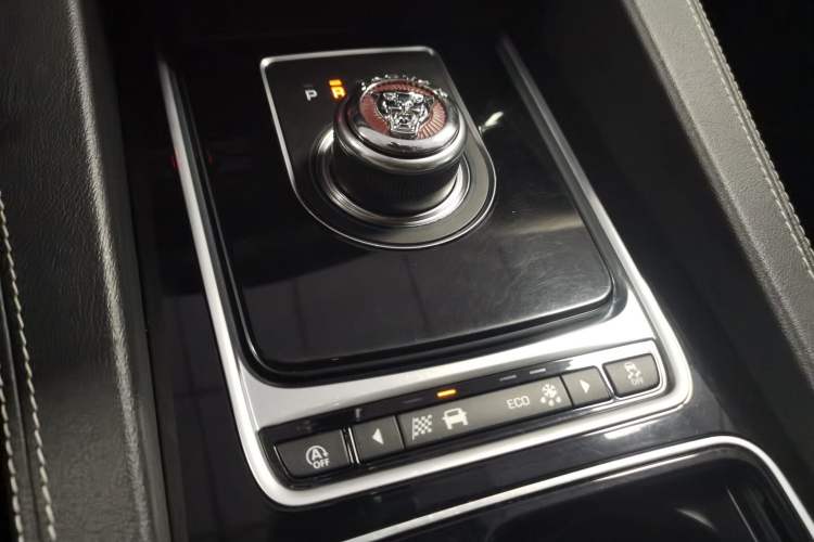 Used Jaguar F-PACE 2018 2.0T All-Wheel Drive R-Sport Sport Edition
