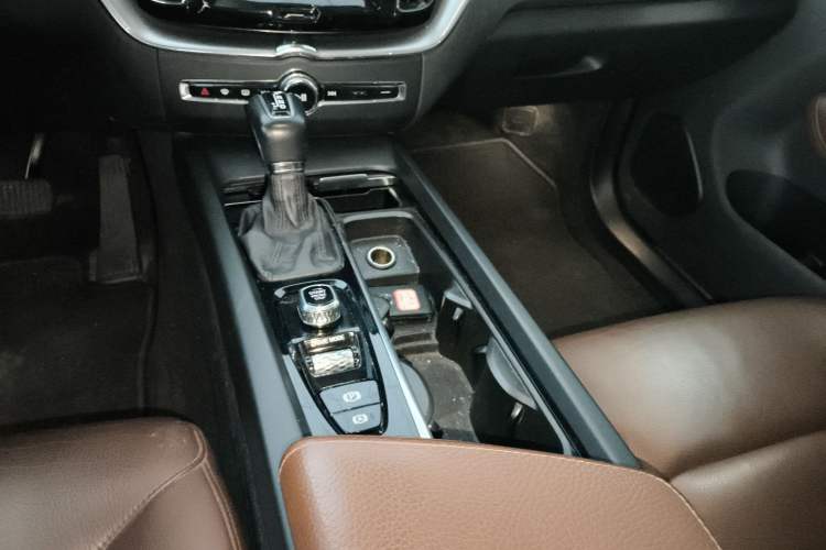 Used Volvo XC60 2020 T5 4x4 Zhiyi Luxury Edition