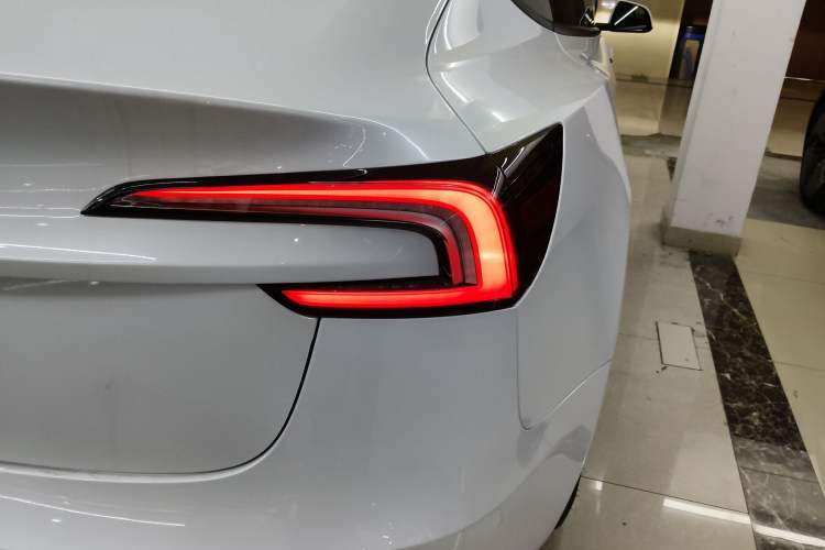 Used Tesla Model 3 2023 Rear-Wheel-Drive Version Exterior 3