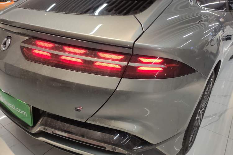 Used Denza Z9GT 2024 1100 Four-Wheel Drive Ultra Version Right Rear Taillight