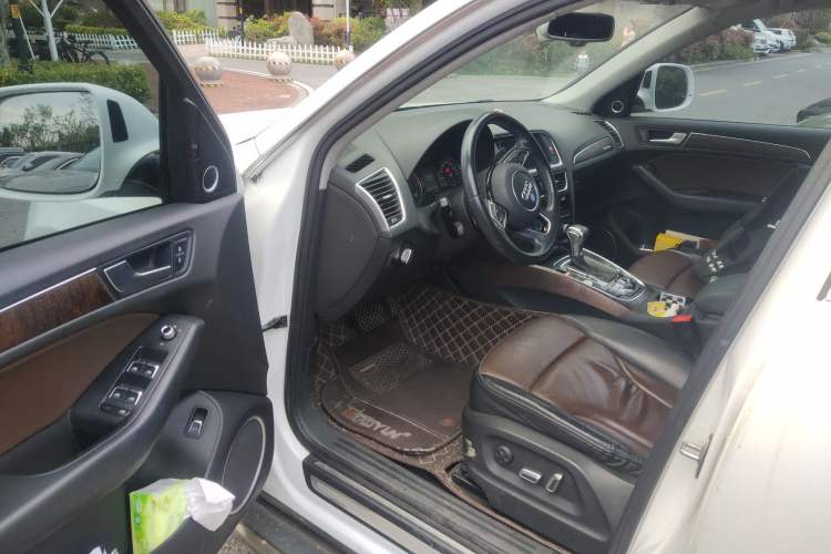 Used Audi Q5 2016 40 TFSI Comfort Model Driver Seat