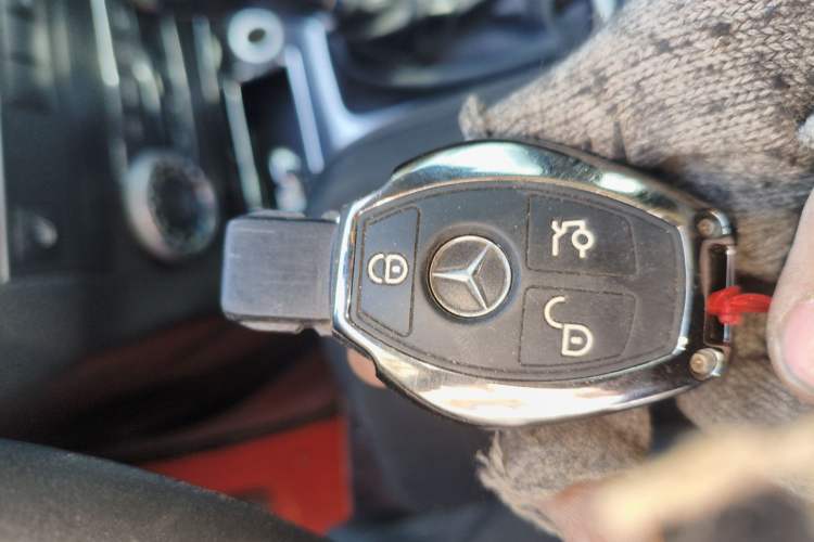 Used Mercedes-Benz GLK-Class 2011 GLK 300 4MATIC Fashion Model