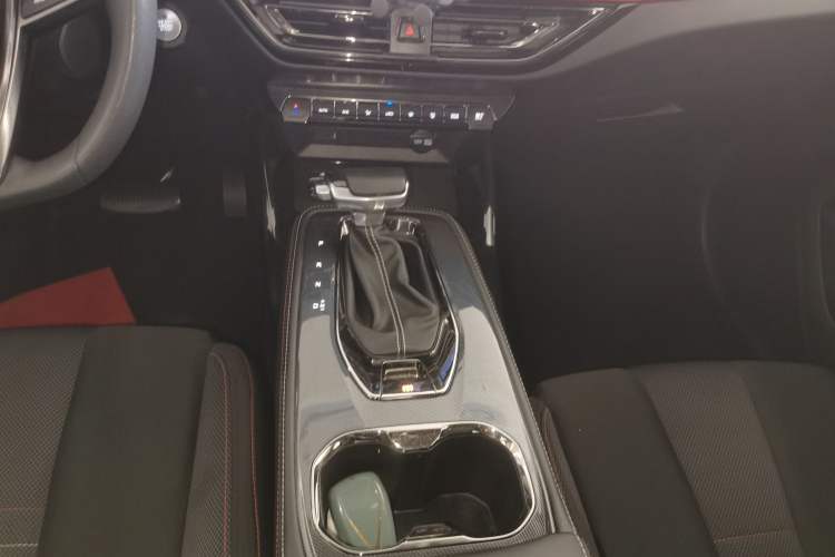 Used CHANGAN OSHAN X5 2021 1.6L CVT Luxury Version Gear Lever