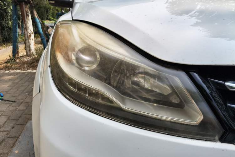 Used JMC Yusheng S350 2013 2.4T Automatic 2WD Diesel Luxury Edition 5 Seats