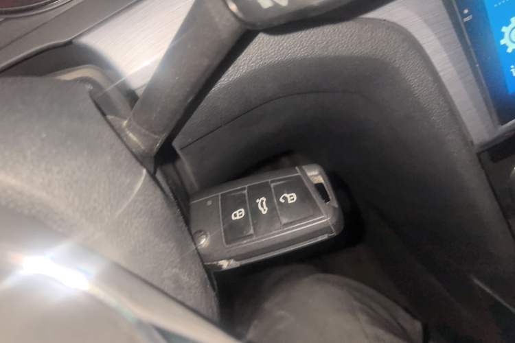 Used Volkswagen Lamando 2015 230TSI Manual Trend Edition