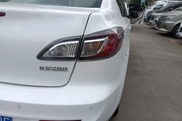Used Mazda 3 2015 Sedan 1.6L Manual Comfort Model