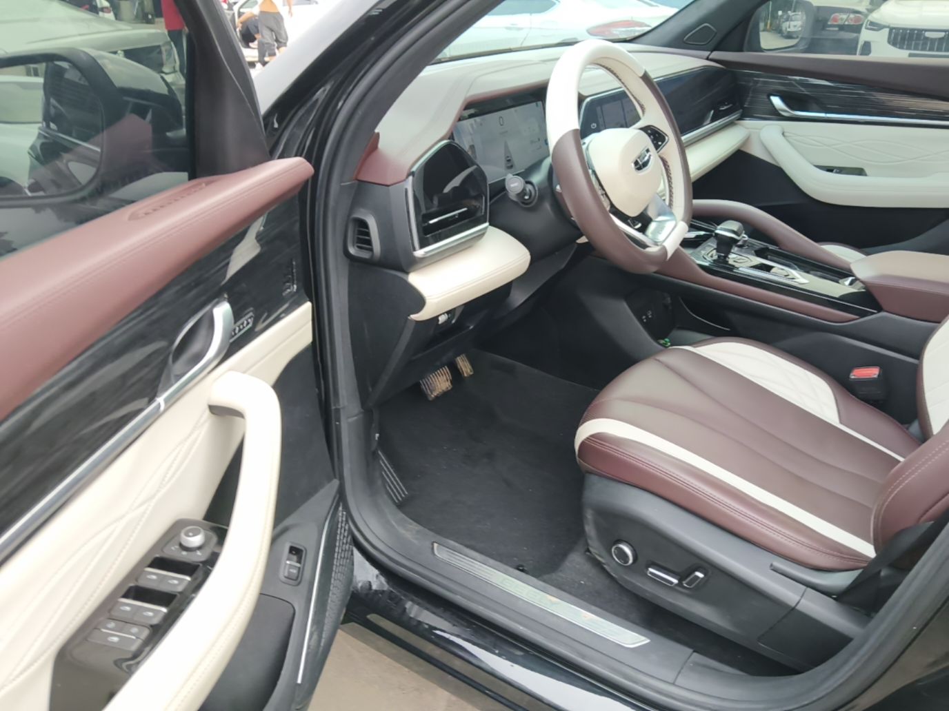 Geely Auto Monjaro L 2021 2.0TD DCT EVO Two-Wheel Drive Prestige Version — снимка 18