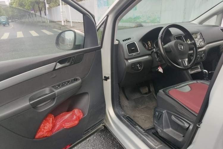 Used Volkswagen Sharan 2013 1.8TSI Standard Model Euro IV Driver Seat