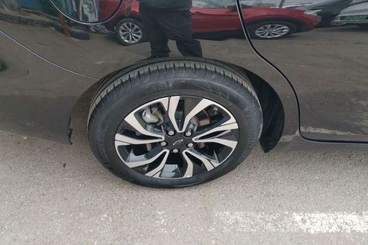 Used Chevrolet Monza 2019 RS 330T Automatic Comfort Edition China VI Standard Right Rear Wheel Hub