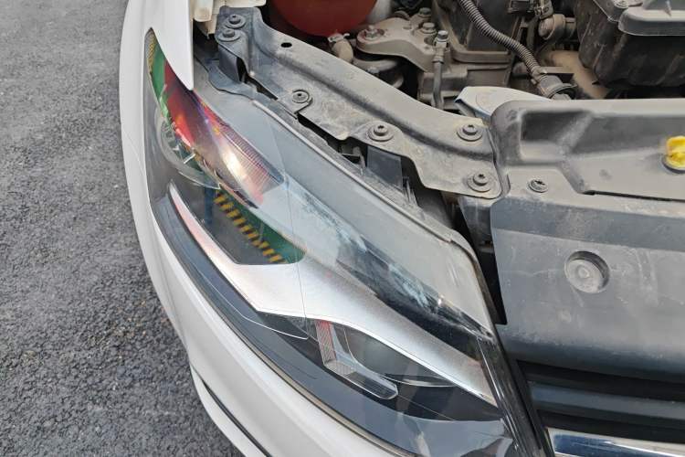 Used Volkswagen Polo 2014 1.4L Manual Fashion Edition Right Front Headlight