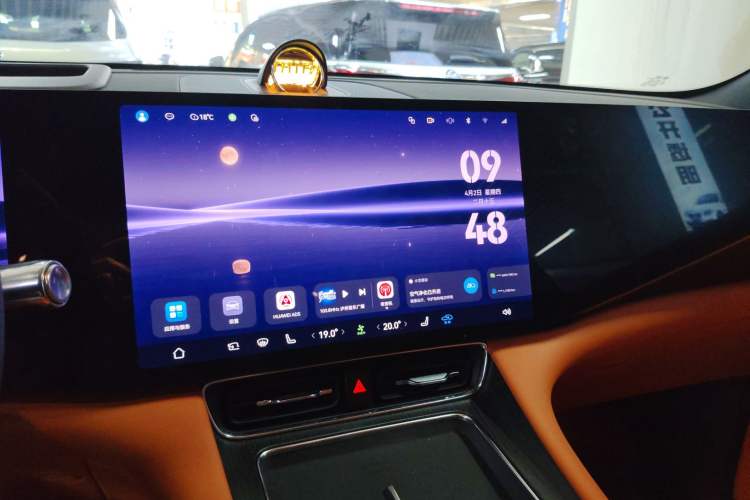 Used Hima AITO M8 2025 Extended-Range Max+ Version 53.4 kWh 6-Seater Edition
