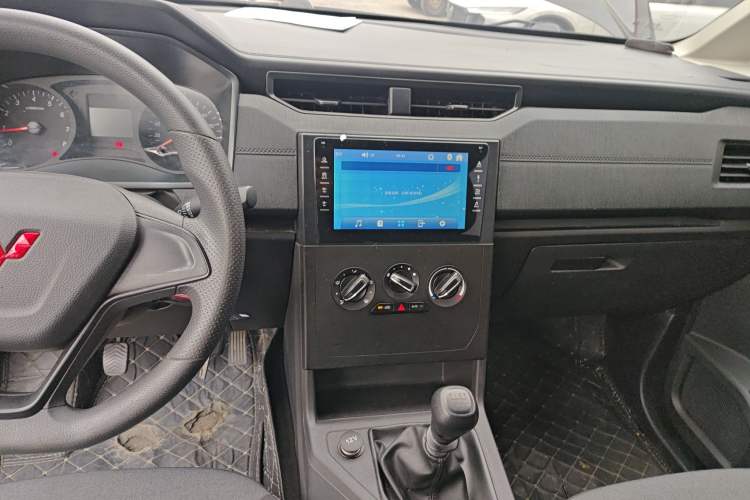 Used Wuling Hongguang PLUS 2020 1.5L Manual Standard Edition 7-Seater
