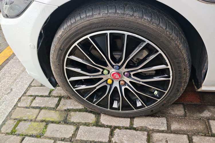 Used Jaguar XEL 2021 2.0T 250 PS S Progressive Elegance Edition Left Front Wheel Hub