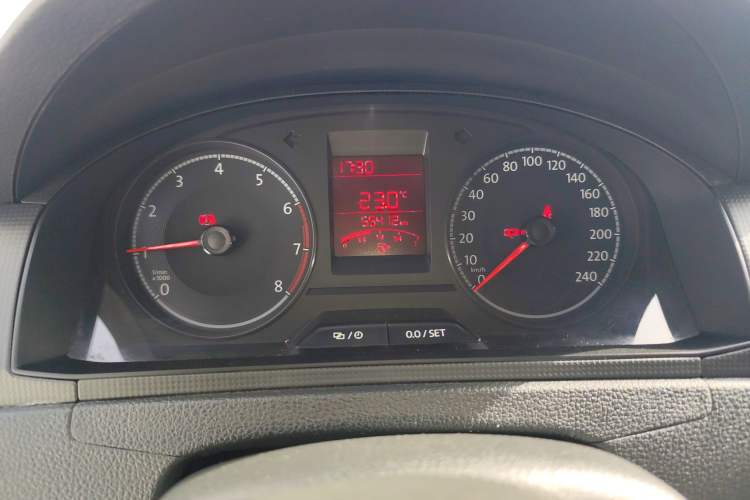 Used Volkswagen Santana 2016 1.6L Manual Fashion Edition
