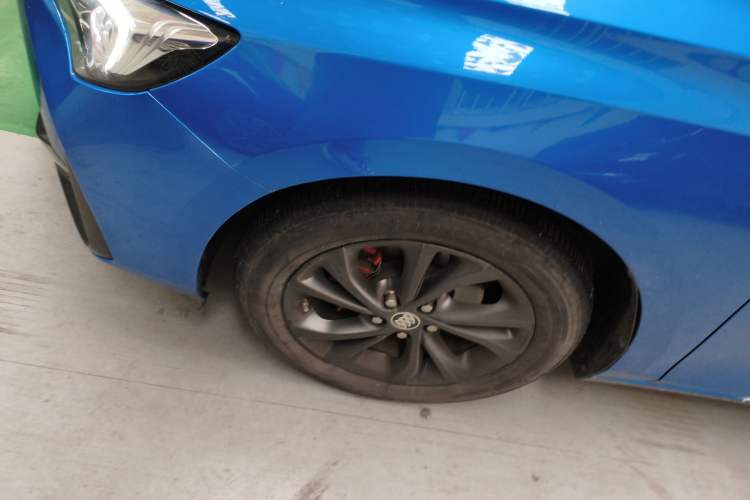 Used Buick Verano 2023 Pro GS Hunter Wind Edition Left Front Wheel Hub