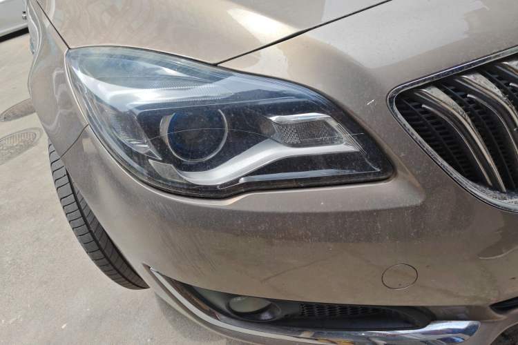 Used Buick Regal 2014 2.0L Elite Fashion Edition Right Front Headlight