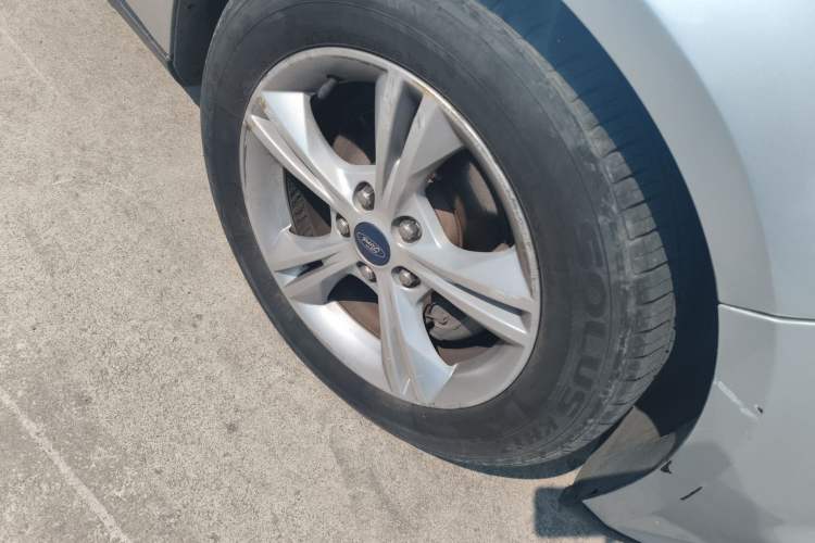 Used Ford Focus 2012 Sedan 1.6L Automatic Fashion Edition
