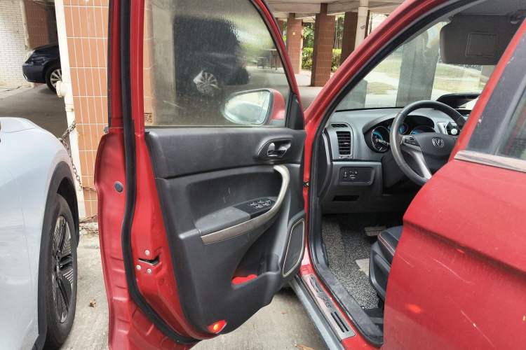 Used Changan CS35 2012 1.6L Automatic Luxury Version China V Standard
