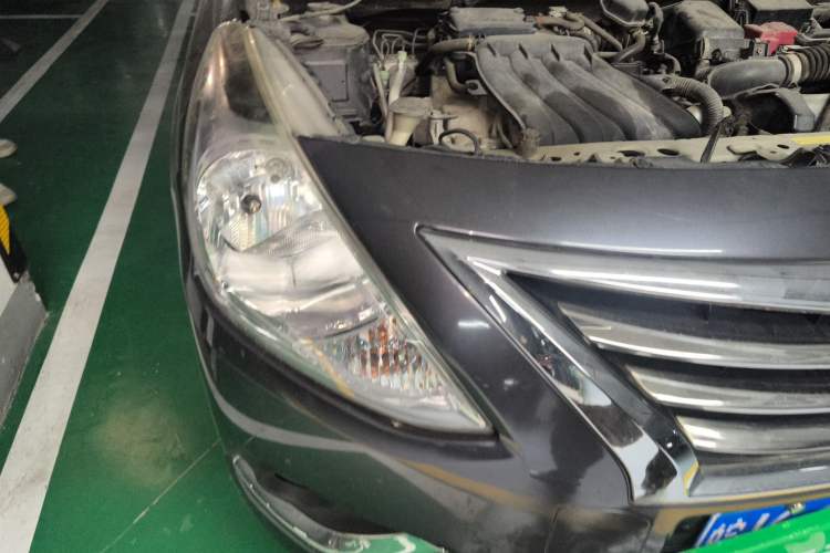 Used Nissan Sunny 2014 1.5XE Manual Elite Edition Right Front Headlight