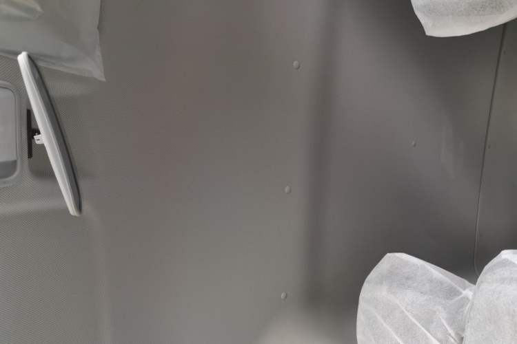 Used Wuling Yangguang 2024 300KM Comfort Version Passenger Van 75kW