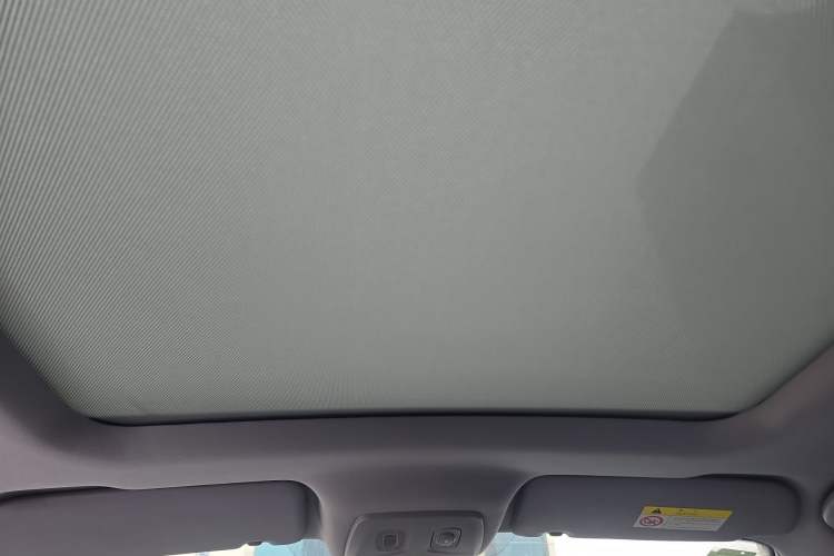 Used Peugeot 3008 2015 1.6THP Roland Garros Edition Headliner